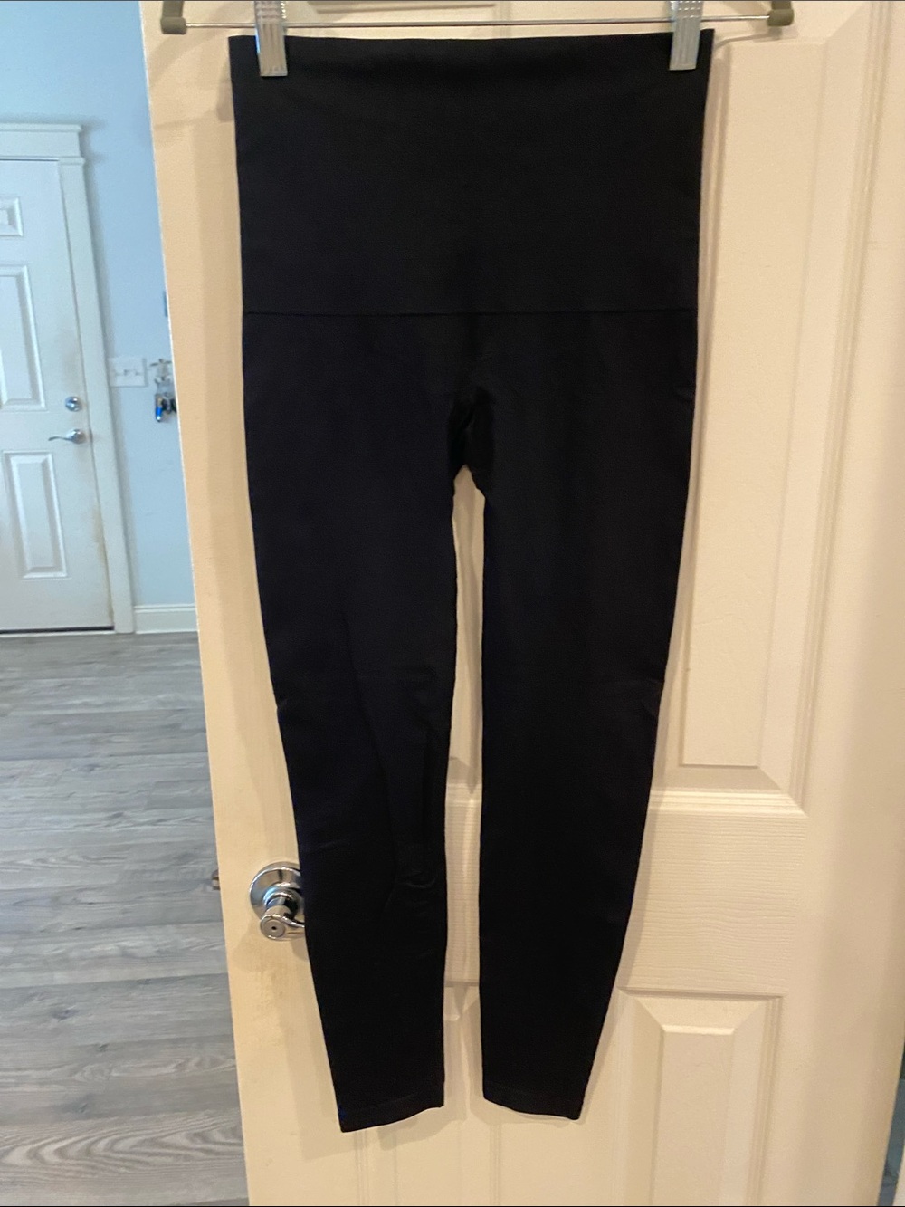 Black High-Waist Leggings for Women - Sleek Everyday Fit